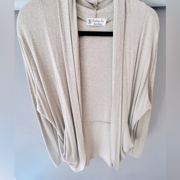 Fighting Eel Oatmeal Colored Cardigan Size Small/Medium - Picture 3 of 7